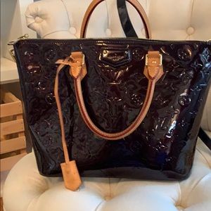 Louis Vuitton vernis with strap amarante